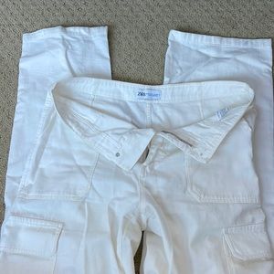 White cargo pants zara